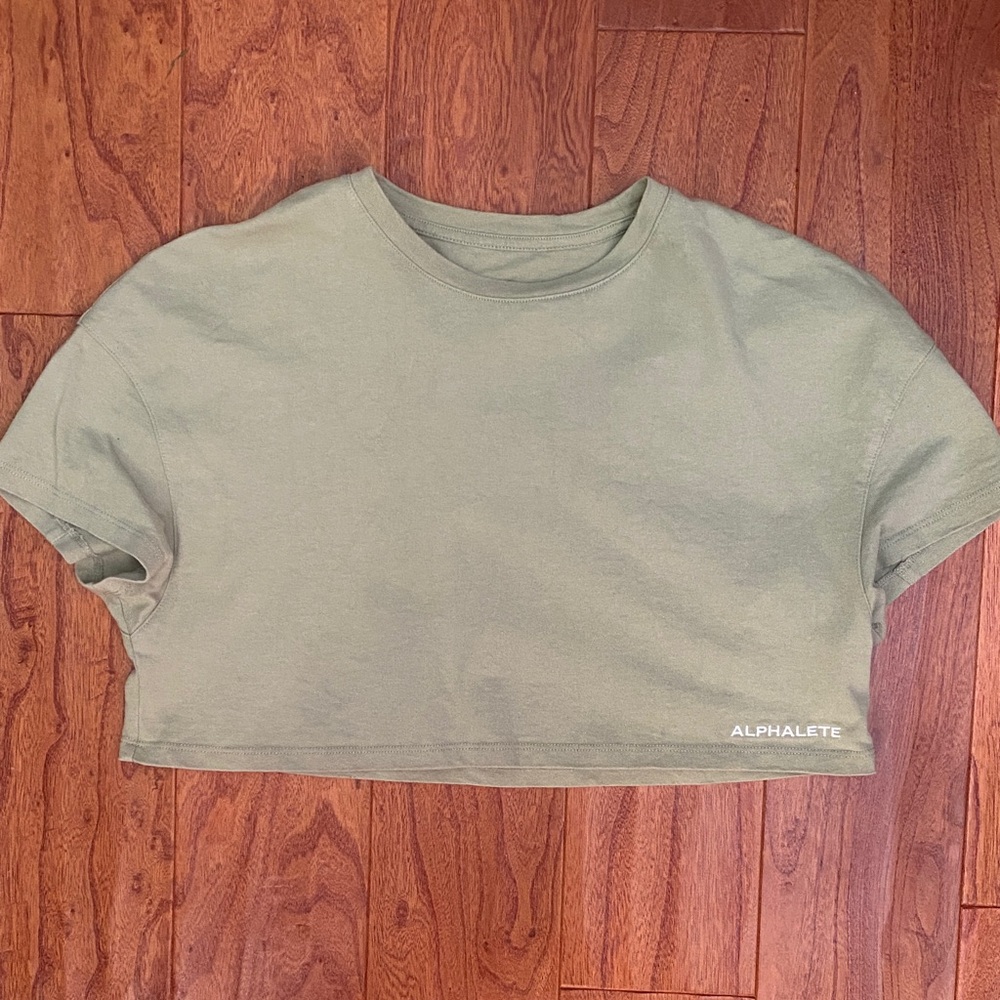 Alphalete Cropped Tee